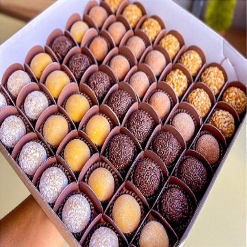 Caixa de Papelão DS 390 Kraft P/ Doces e Salgados 39x39x6cm (01 unidade)