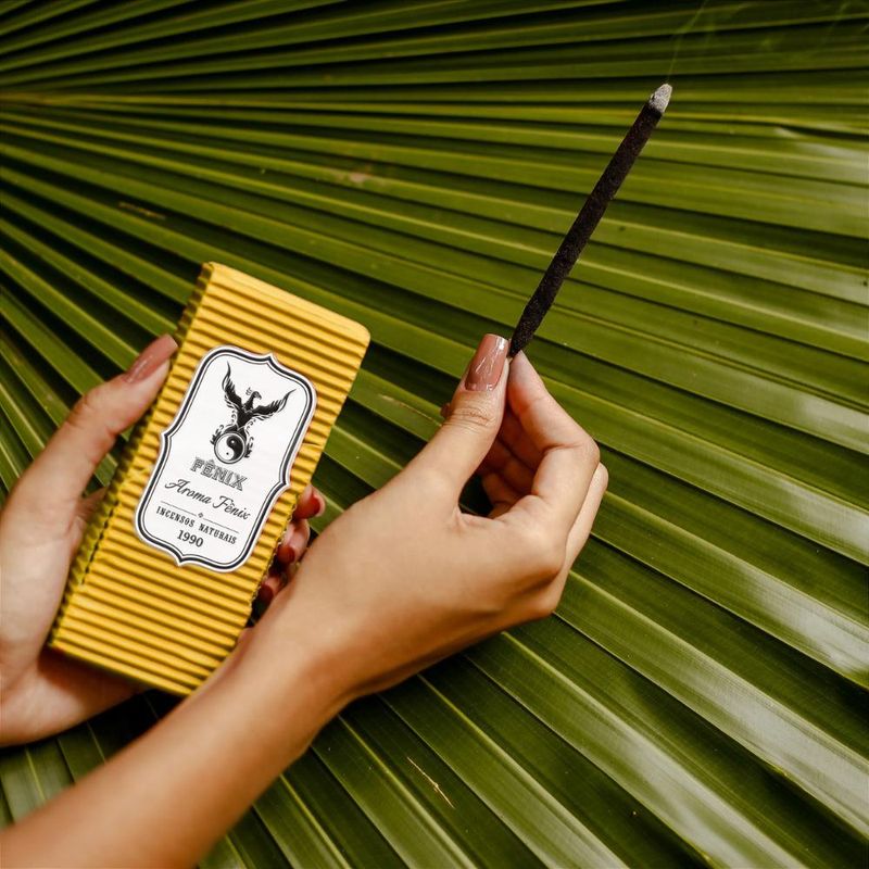 Incenso Natural de Aroma Fênix C/ 9 Varetas Fênix Incenso (30 gramas)