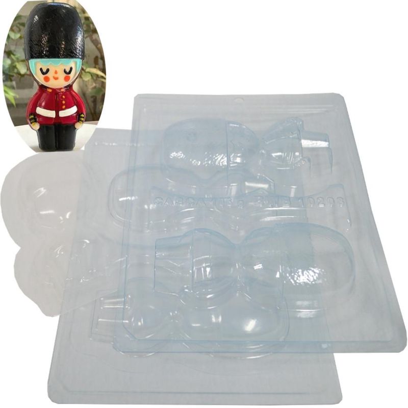 Forma de Acetato com Silicone Menino da Guarda Britânica 106gr Ref. 10208 BWB (01 unidade)