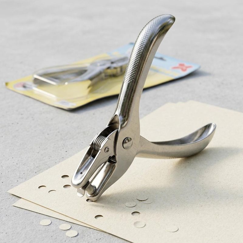 Furador Alicate de Metal para Papel 12cm Ref. 12062 Make+ (01 unidade)